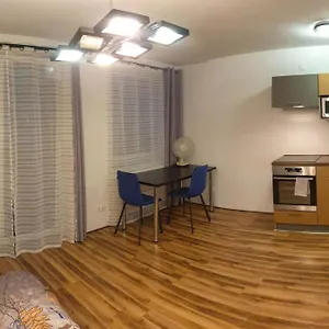 Mini Pn / Cracow North Z Parkingiem Apartament